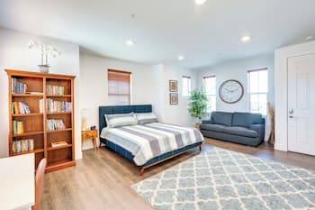3 Mi to Golf & Shopping: Cozy Roseville Studio