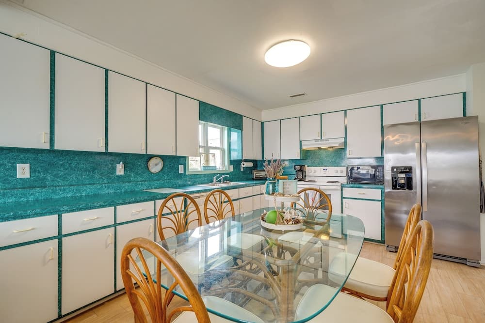 Topsail Beach Vacation Rental: Steps to Shore!