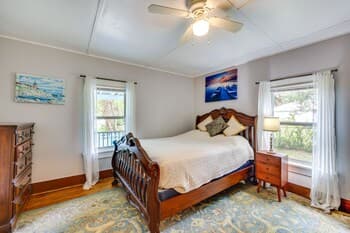 Old Florida Cottage in St Augustine w/ Porch!