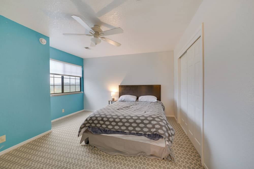 Pet-friendly Hollister Getaway w/ Grill!