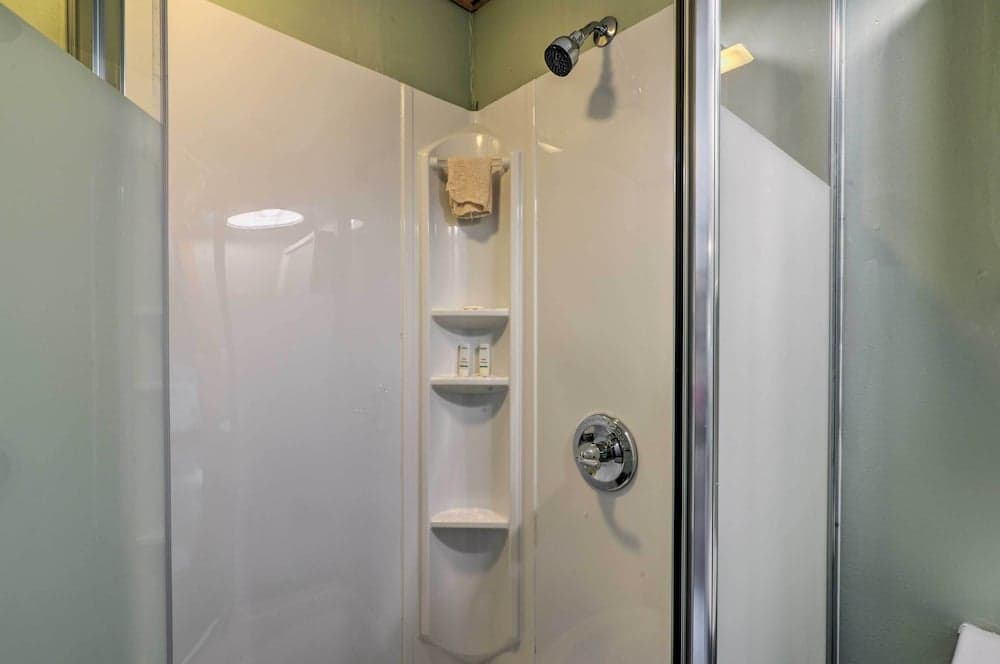 Mt Lookout Tiny House w/ Backyard & Fire Pit!