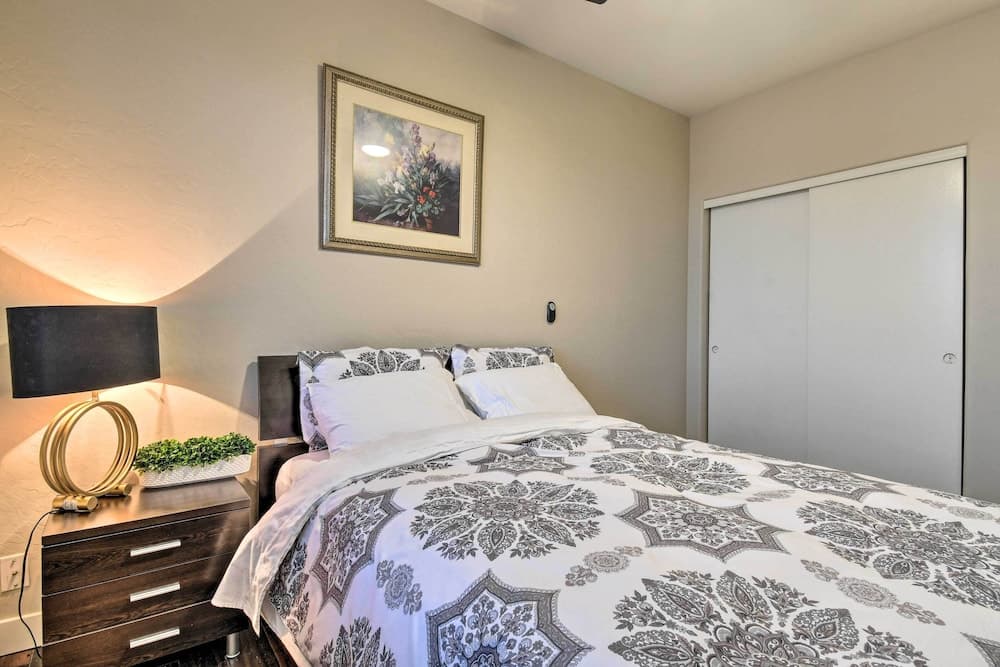 Phoenix Home: Heated Pool, Patio & Mountain Views!