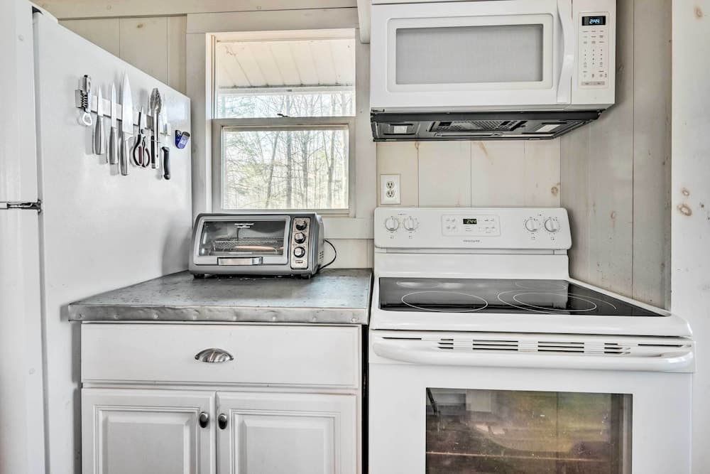 Unplugged Mountain Retreat With Porch Swings!