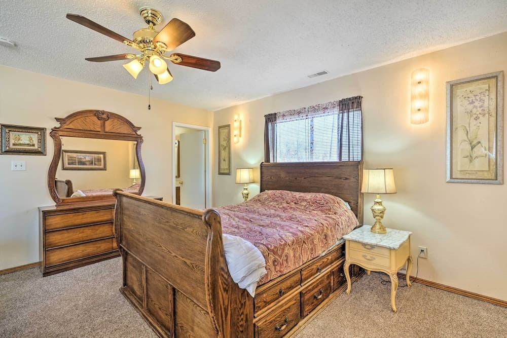 Pet-friendly Duplex - Near Skyline Drive!