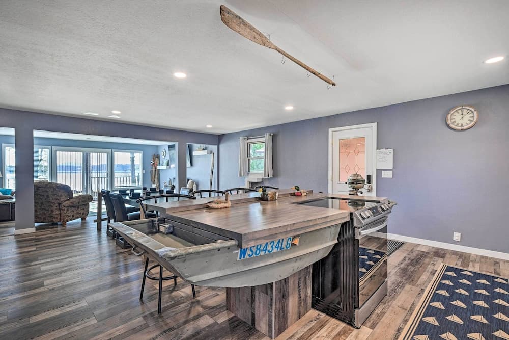 Charming Wausau Cottage: On-site Lake Access!