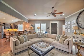 Luxe Midland Retreat w/ Patio, Grill & Yard!