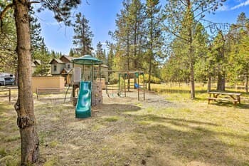 Bend Home on the Deschutes River w/ Porch!