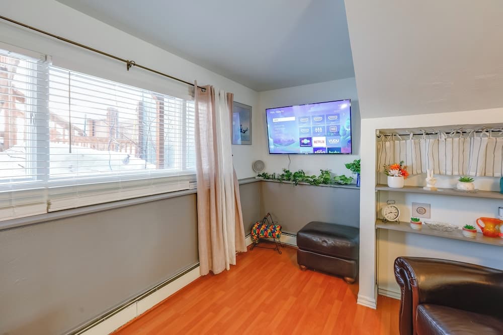 Cozy Apartment in Fairbanks ~ 2 Mi to Downtown!