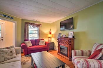 Inviting Getaway w/ Chautauqua Lake Access!