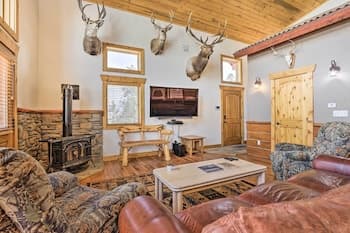 Cozy Grand Lake Home w/ Fire Pit & Gas Grill!