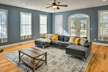 Peaceful Mtn Retreat ~ 14 Mi to Asheville