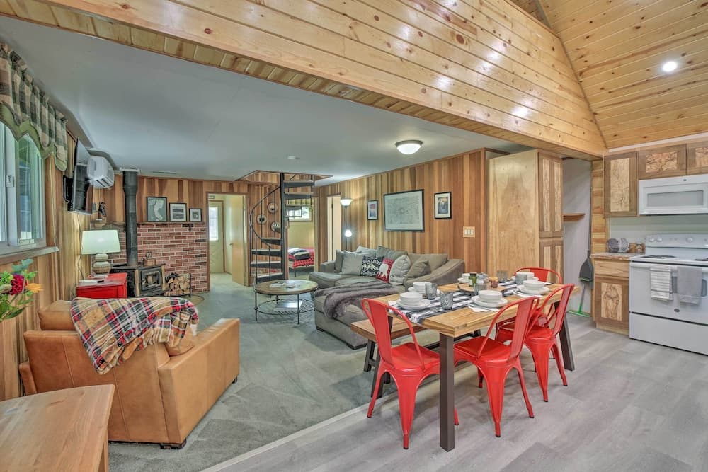 'wandering Elk' Cabin Retreat w/ Golf Access!