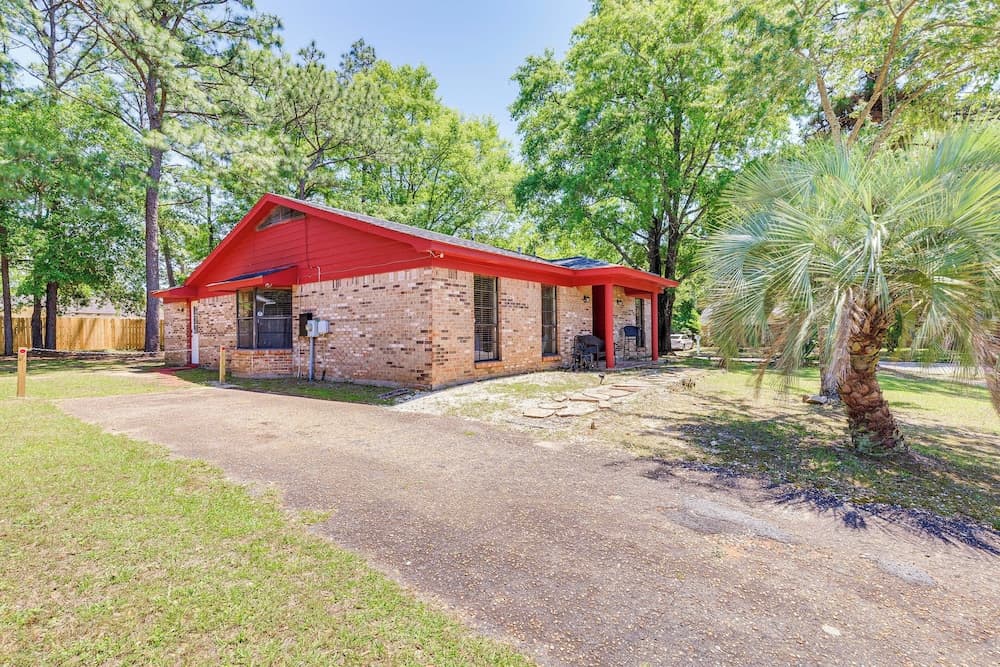 Family-friendly Mobile Retreat w/ Spacious Yard!