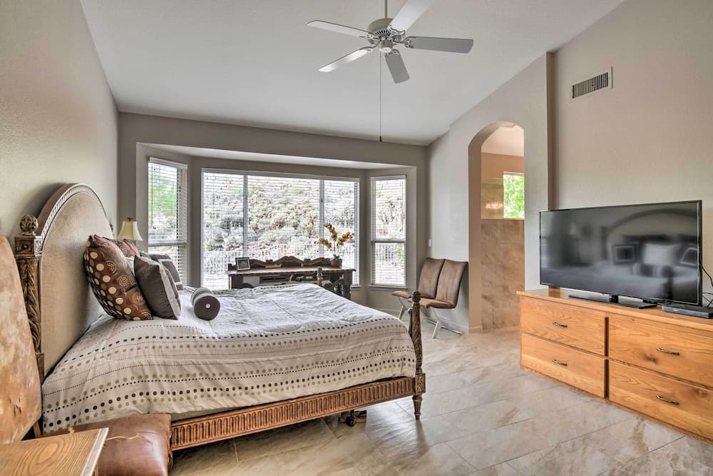 Gold Canyon Getaway w/ Golf + Community Perks