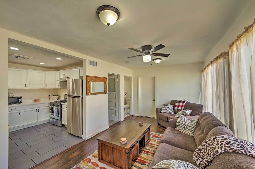 Riverside House w/ Yard ~ 1 Mi to Downtown!