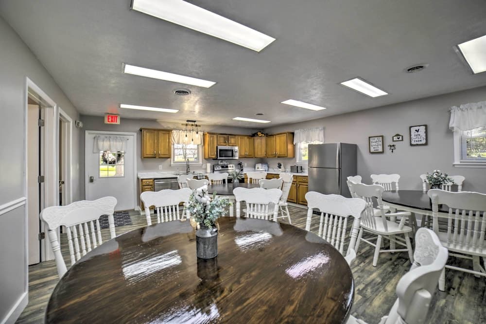 Near Mines & Meadows: Spacious Home w/ Game Room