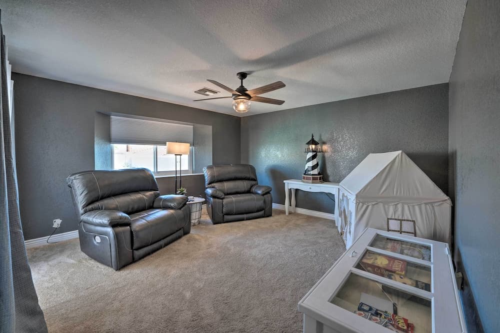 3 Mi to Lake Havasu State Park: Family Home