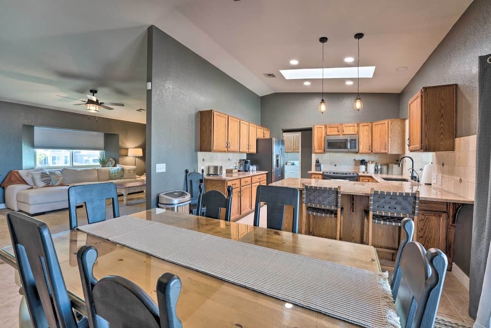 3 Mi to Lake Havasu State Park: Family Home