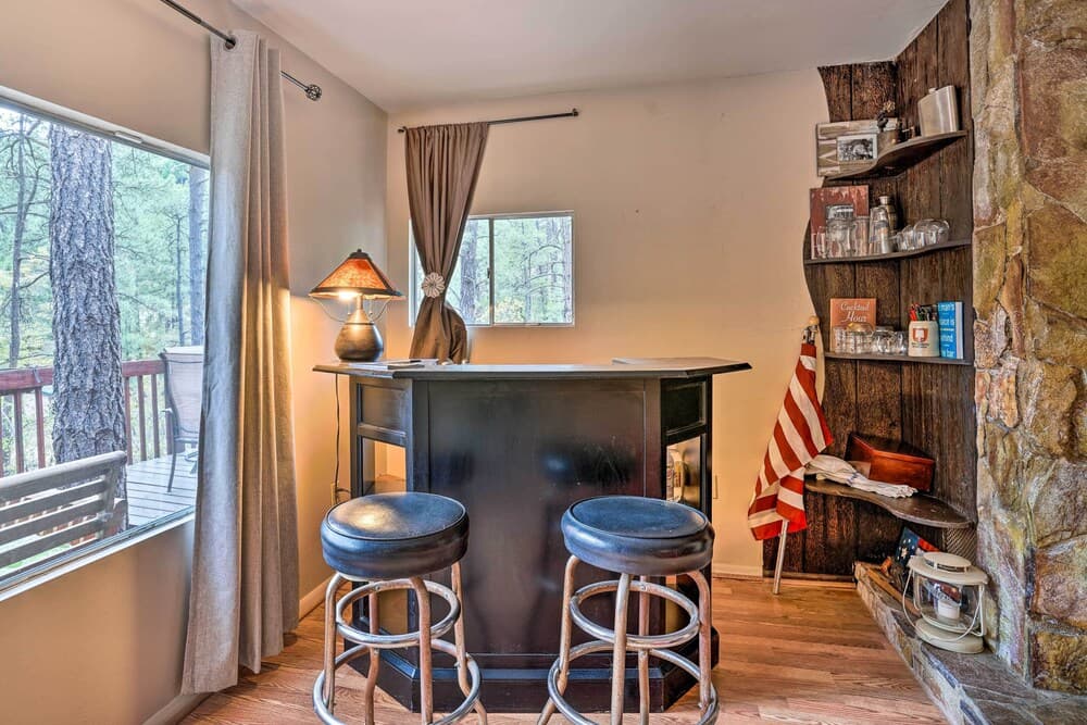 Peaceful Cabin w/ Deck & Grill: 1 Mi to Crown King