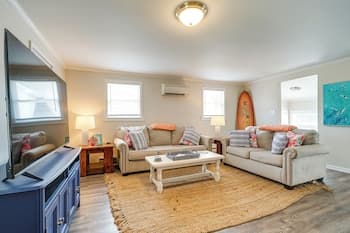 Exceptional Duplex Unit < 2 Mi to Fishing!