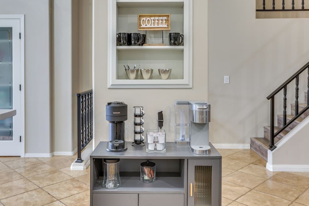 Pool, Golf Course Views: Desert Oasis in Glendale