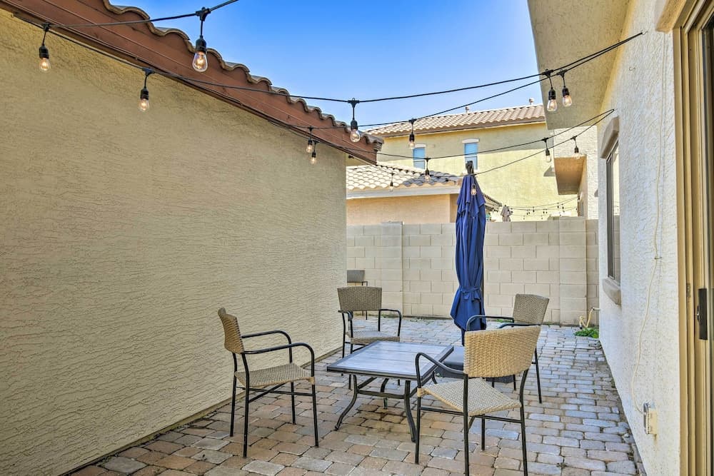 2-story Surprise Getaway w/ Patio + Fire Pit!