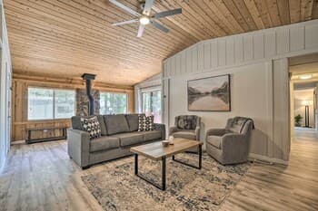 Peaceful Munds Park Cabin: 21 Mi to Flagstaff