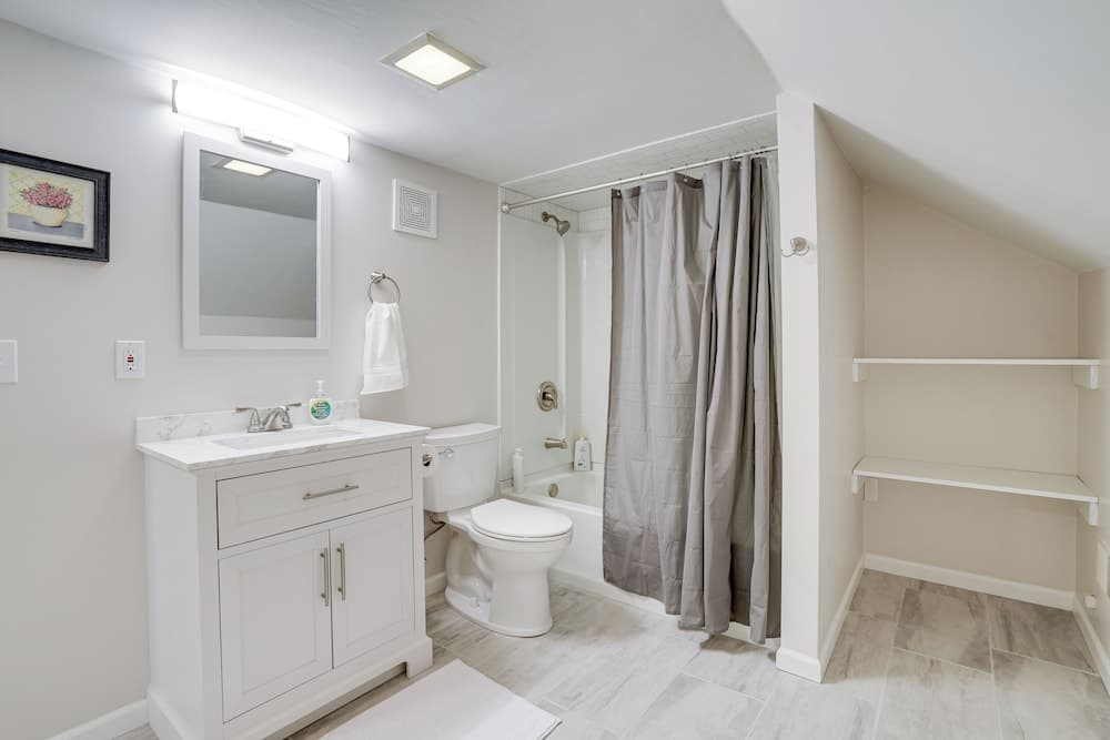 Spacious Minneapolis Home Rental: 8 Mi to Downtown