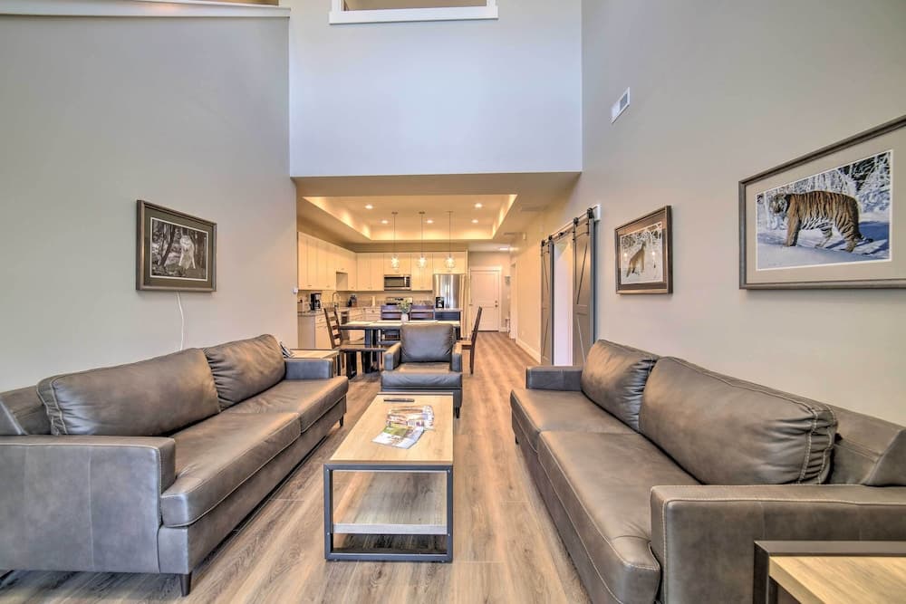 Modern Swan Valley Townhome w/ Walking Trails