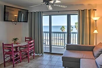 Surfside 'sandcastle Suite' w/ Balcony & 2 Pools!