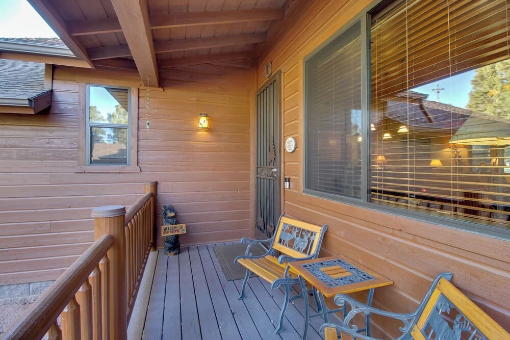 On-site Trails & Deck: Show Low Cabin!
