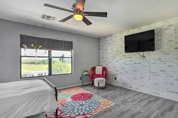 Gilbert Home, Spacious Yard w/ Outdoor Pool!