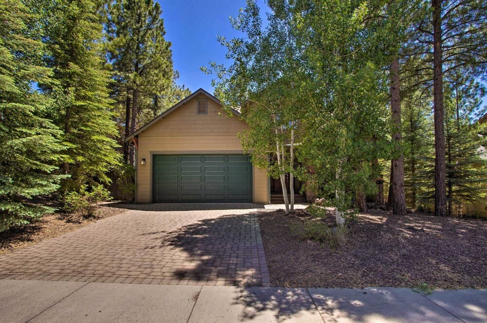 Flagstaff Hideaway: Private Hot Tub, 4 Mi to Dtwn!