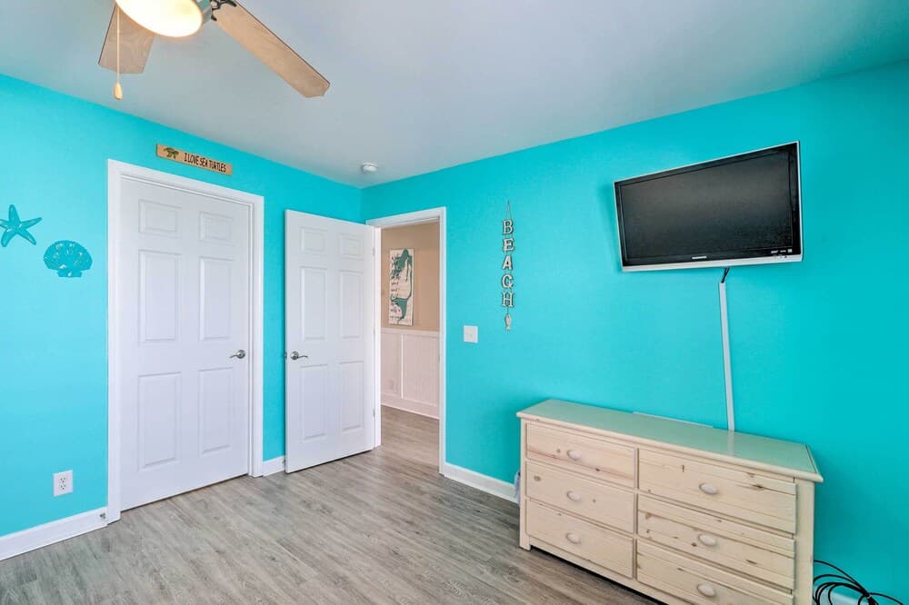 Ocean-view Oak Island Condo, 1 Block to Beach!