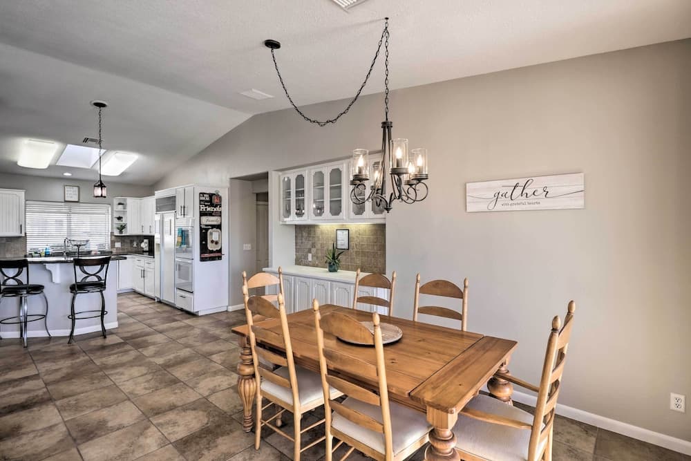 Pool & Lake Havasu Views: Gorgeous Desert Escape!