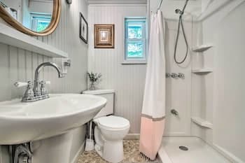 Whimsical Hendersonville Cottage w/ Fire Pit!