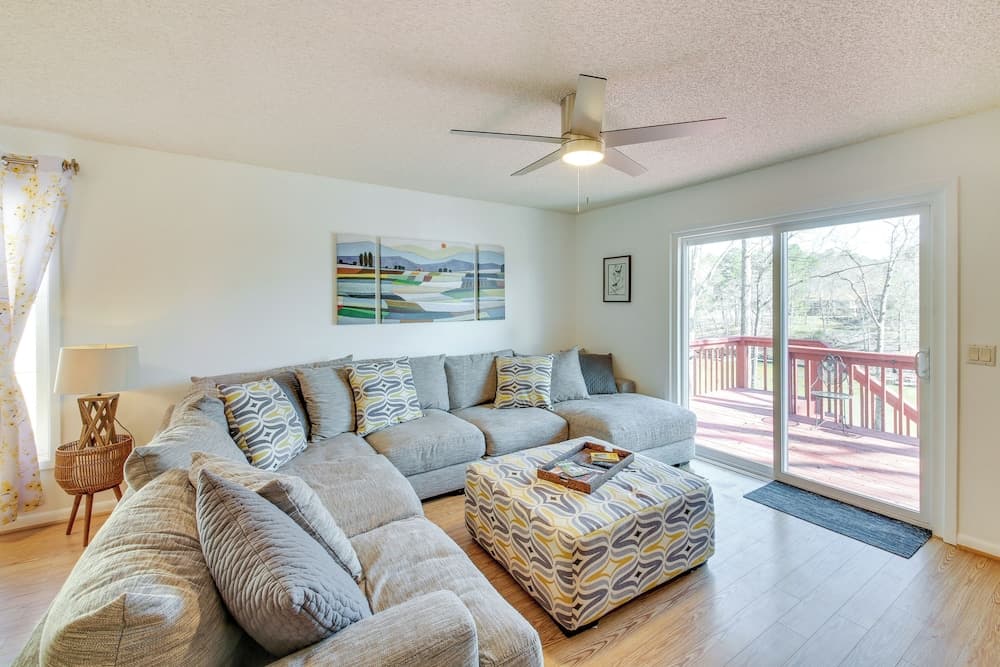 Lakefront Hot Springs Village Vacation Rental!