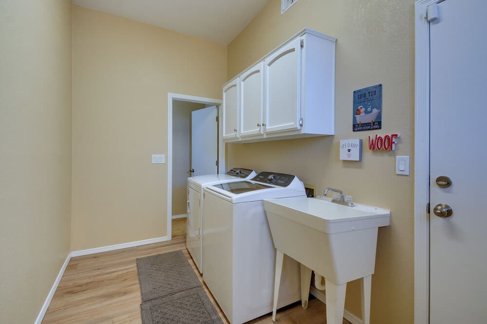 5 Mi to Dtwn Prescott: Home w/ Deck & Mtn Views