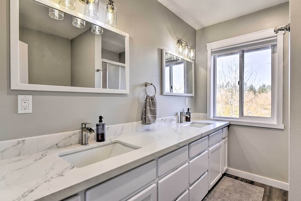 Fully Remodeled Hillsboro Home w/ Home Theater!