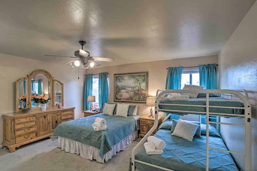 Phoenix 'kick Back Corral' w/ Outdoor Oasis!