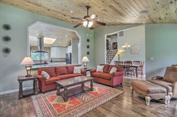 Cozy Pinetop Retreat w/ Yard & Heated Gazebo!