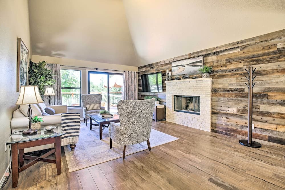 Updated Retreat With Game Room & Boat Ramp Access!