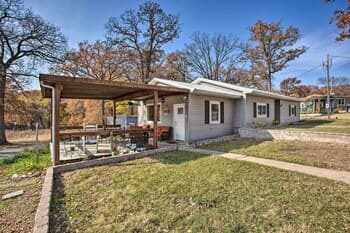 Kingston Getaway < 2 Mi to Lake Texoma!