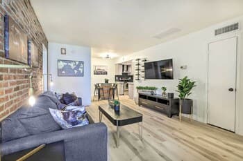 Renovated Chandler Townhome: Walk to Downtown