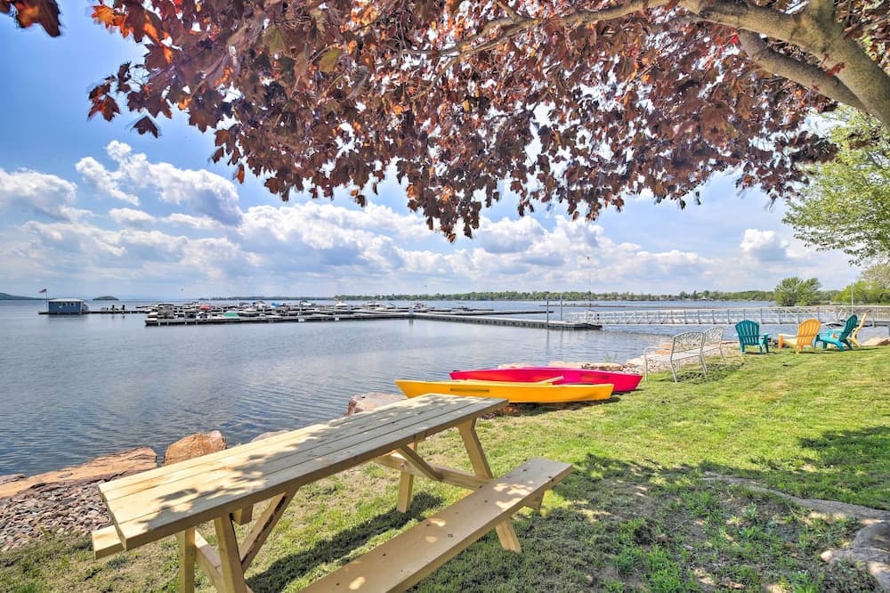 Lake Champlain Home w/ Decks, Kayaks & Fire Pit!