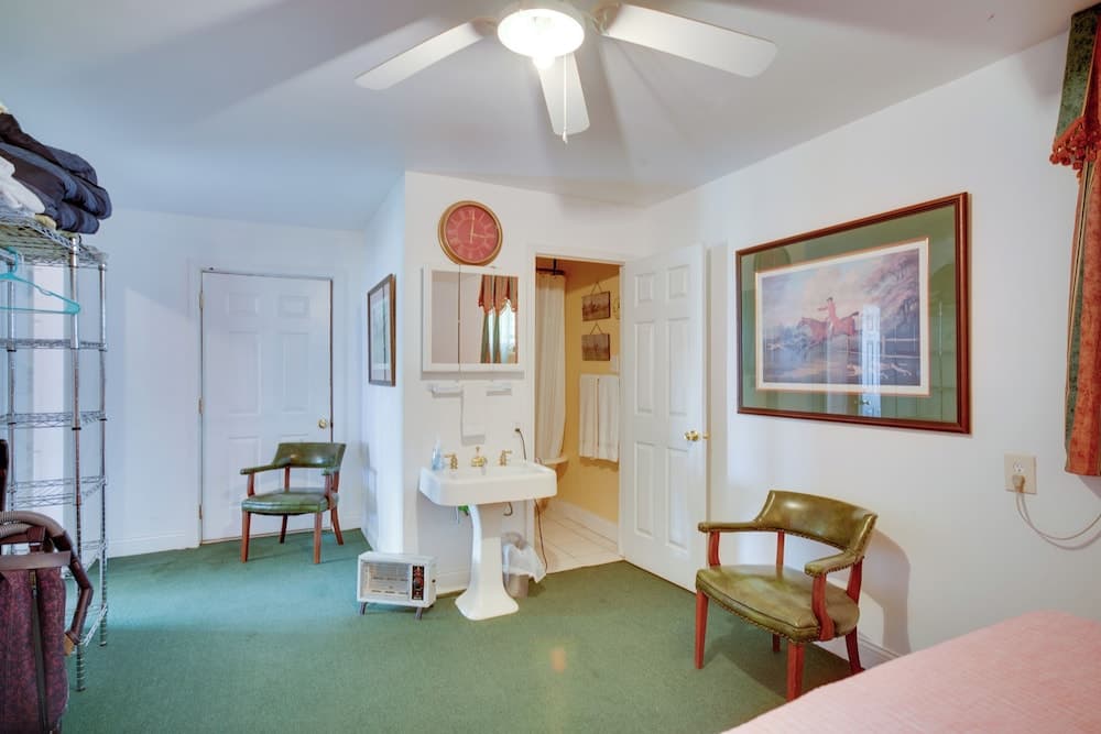 Exquisite Lake Charles Gem - Waterfront Views