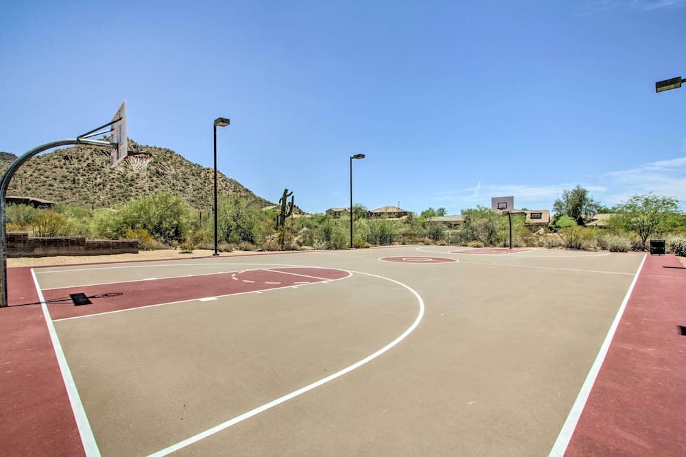 Pool & Hot Tub Access: Home in North Phoenix