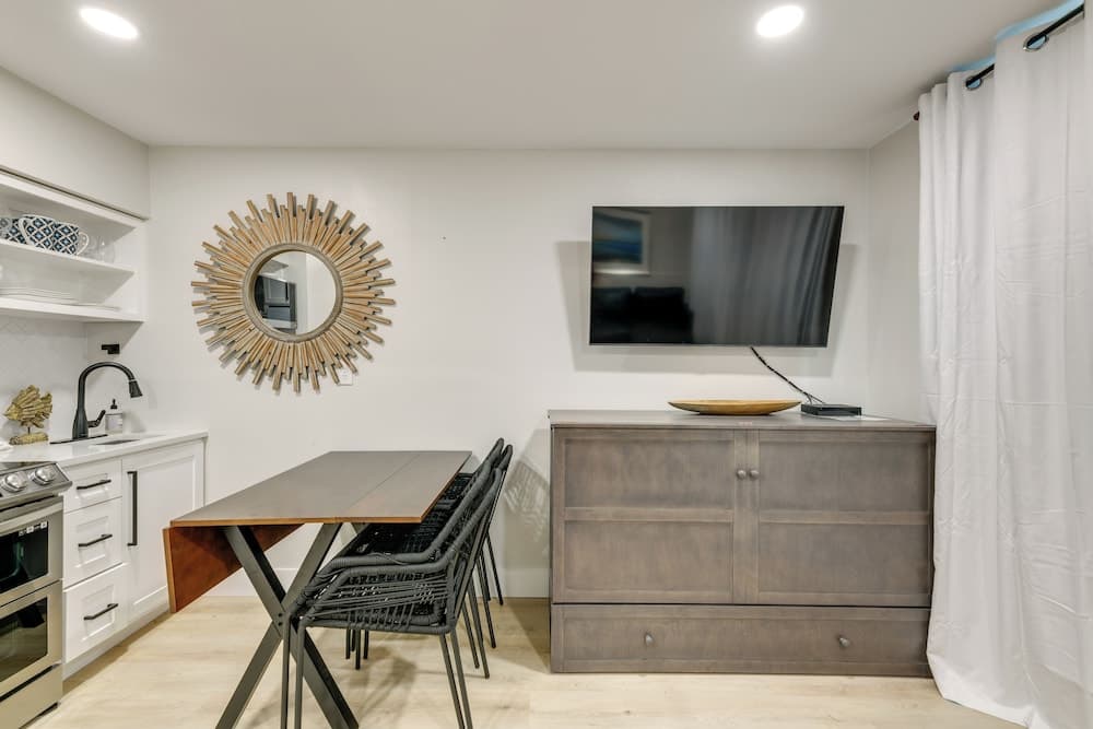 Corpus Christi 'surfside Suite' w/ Beach Access!