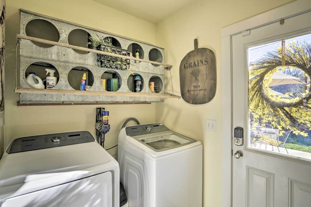 Ideally Located Chico Home - Fire Pit & Grill