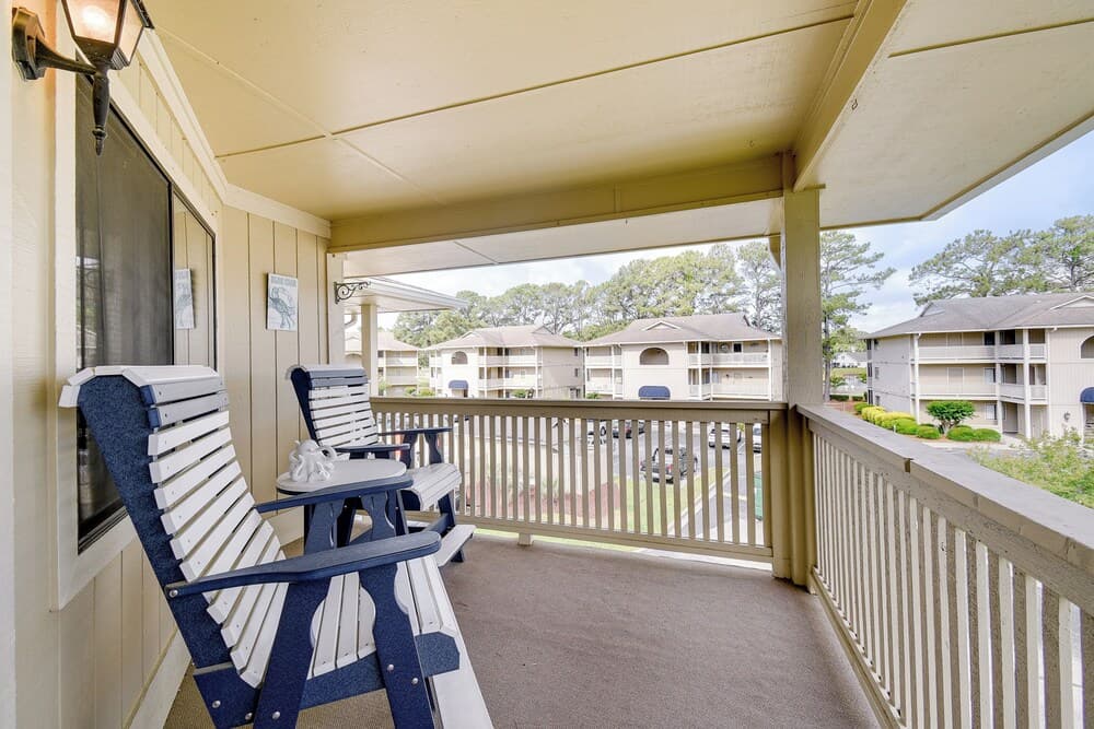Balcony, Pool & Hot Tub: Little River Condo!